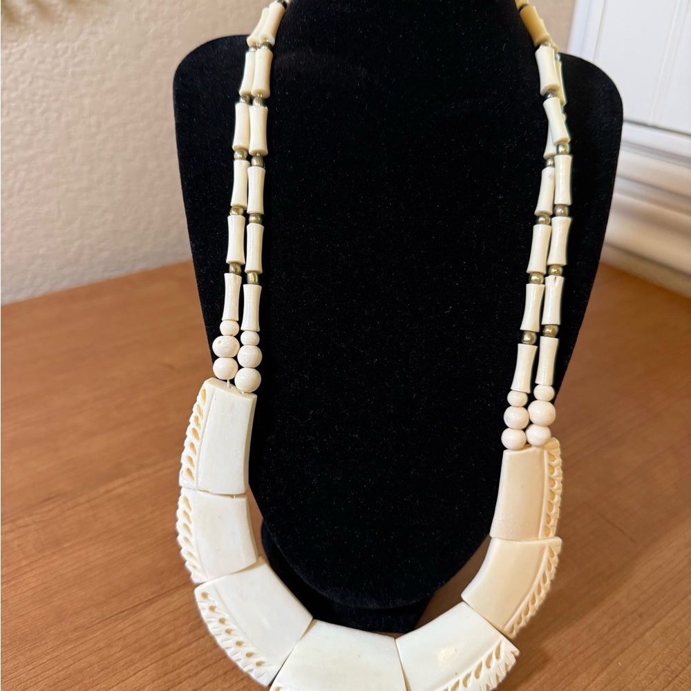 Vintage ModernistBovine Gold Tone Ivory Color Statement Necklace